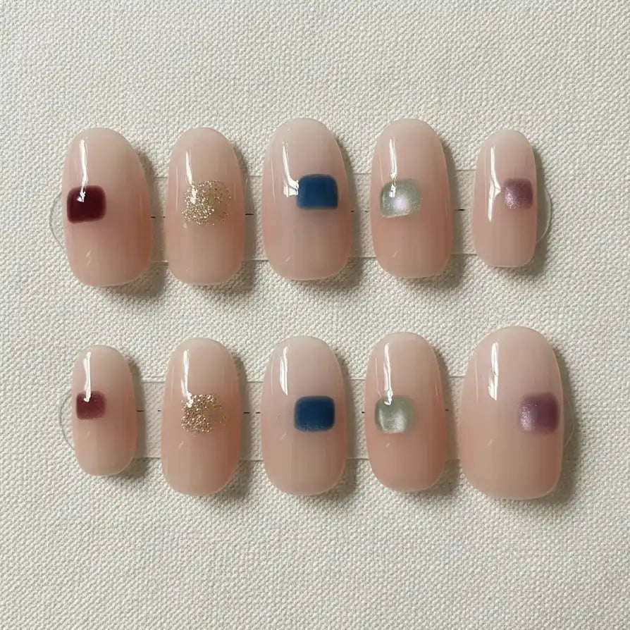 Color Block Short Oval Press-On Nails for Typing & Commute | MOONLEE