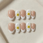 Daisy Dream Short Almond Press-On Nails for Typing & Commute | MOONLEE